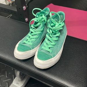 Womens green Converse Lunarlon Size 7 barely worn
